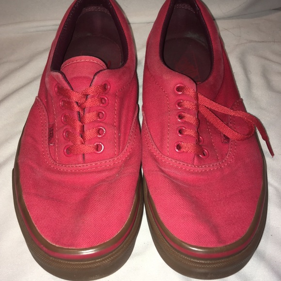 Red vans - Picture 2 of 6